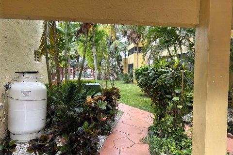 Condominio en venta en Miami, Florida, 3 dormitorios, 142.88 m2 № 951776 - foto 25
