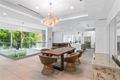 Villa ou maison à vendre à Miami, Floride: 4 chambres, 262.63 m2 № 1325824 - photo 6