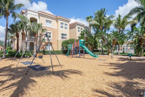 Condo in Palm Beach Gardens, Florida, 2 bedrooms  № 1141354 - photo 1