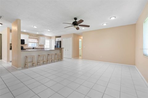 Casa en venta en Palm Coast, Florida, 4 dormitorios, 185.53 m2 № 1349410 - foto 18