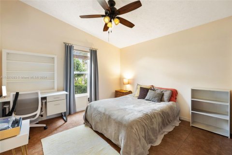 Casa en venta en Port St. Lucie, Florida, 3 dormitorios, 161.74 m2 № 969810 - foto 18