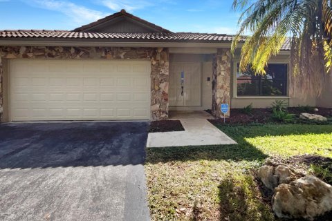 House in Coral Springs, Florida 4 bedrooms, 230.77 sq.m. № 835958 - photo 20