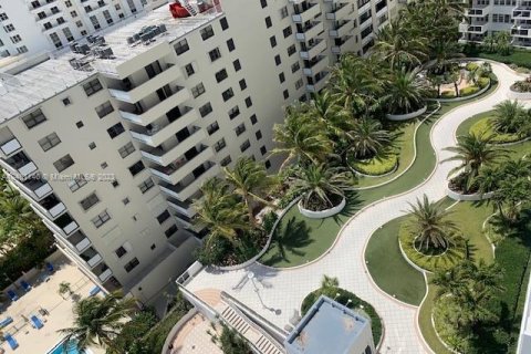 Condominio en alquiler en Miami Beach, Florida, 1 dormitorio, 49.24 m2 № 23133 - foto 15