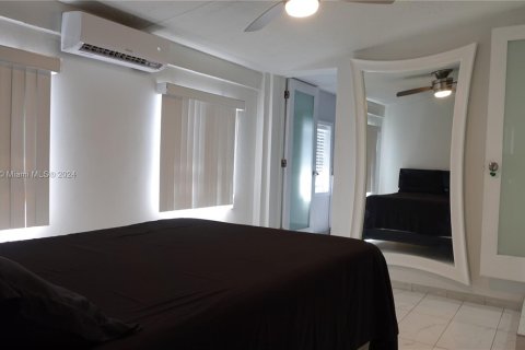 Villa ou maison à vendre à Miami Gardens, Floride: 3 chambres, 113.71 m2 № 1377180 - photo 7