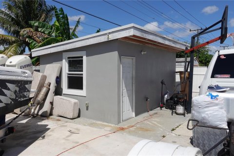 House in Miami Gardens, Florida 3 bedrooms, 113.71 sq.m. № 1377180 - photo 23