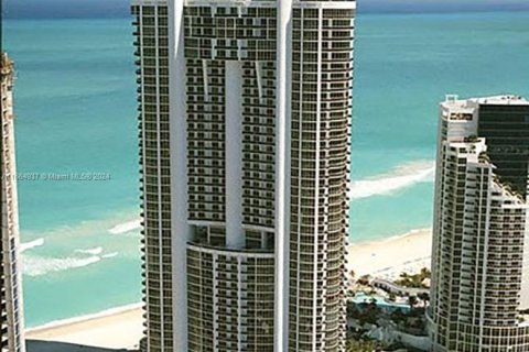 Condominio en alquiler en Sunny Isles Beach, Florida, 2 dormitorios, 129.04 m2 № 1377266 - foto 1