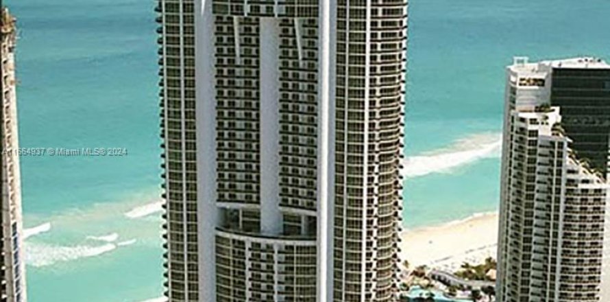 Condominio en Sunny Isles Beach, Florida, 2 dormitorios  № 1377266