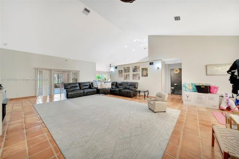 Villa ou maison à vendre à Pembroke Pines, Floride: 4 chambres, 302.77 m2 № 1150781 - photo 6