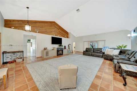 Villa ou maison à vendre à Pembroke Pines, Floride: 4 chambres, 302.77 m2 № 1150781 - photo 8