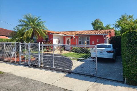 Villa ou maison à vendre à Sweetwater, Floride: 4 chambres, 161.28 m2 № 1151231 - photo 2