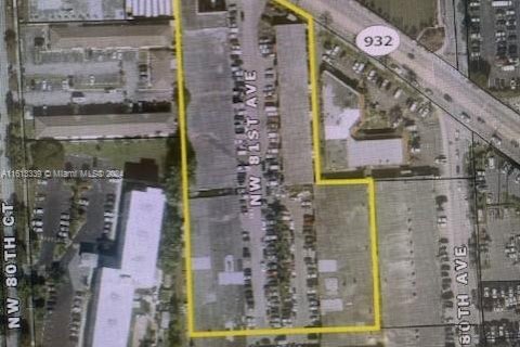 Propiedad comercial en venta en Hialeah Gardens, Florida № 1234991 - foto 9