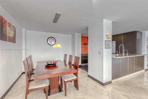 Copropriété à vendre à Hollywood, Floride: 2 chambres, 144.28 m2 № 1207236 - photo 25