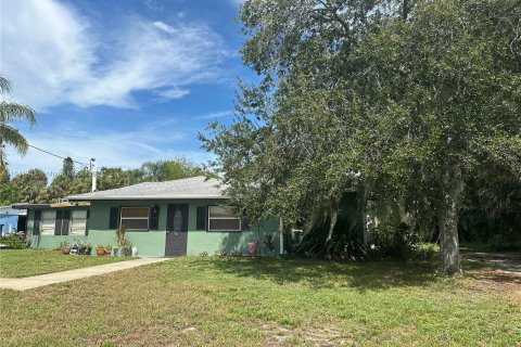 House in Okeechobee, Florida 2 bedrooms, 139.91 sq.m. № 1319373 - photo 2