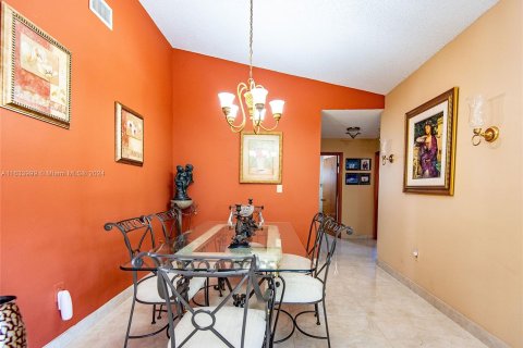 Casa en venta en Miami, Florida, 3 dormitorios, 143.35 m2 № 1294487 - foto 14