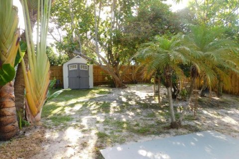 Casa en venta en Lake Worth, Florida, 2 dormitorios, 77.67 m2 № 1154417 - foto 2