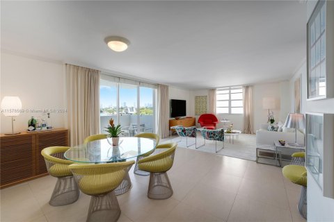 Copropriété à vendre à Miami Beach, Floride: 2 chambres, 121.24 m2 № 1215315 - photo 5