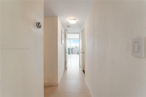 Condominio en venta en Miami Beach, Florida, 2 dormitorios, 121.24 m2 № 1215315 - foto 22