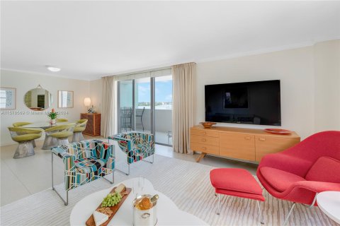 Condo in Miami Beach, Florida, 2 bedrooms  № 1215315 - photo 3