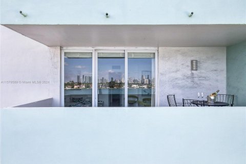 Copropriété à vendre à Miami Beach, Floride: 2 chambres, 121.24 m2 № 1215315 - photo 27