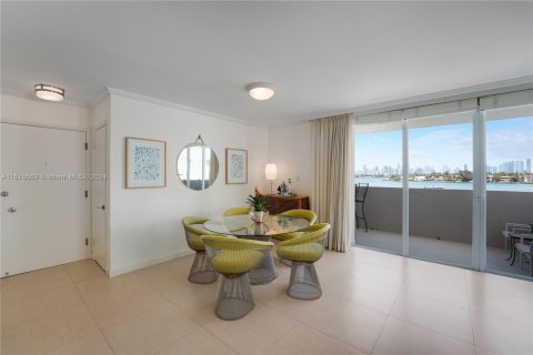 Copropriété à vendre à Miami Beach, Floride: 2 chambres, 121.24 m2 № 1215315 - photo 7