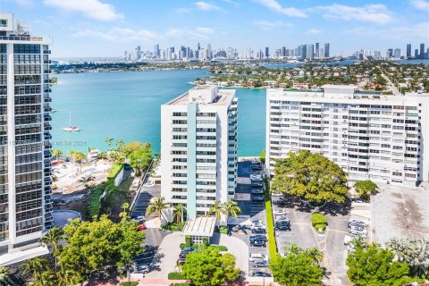 Copropriété à vendre à Miami Beach, Floride: 2 chambres, 121.24 m2 № 1215315 - photo 29