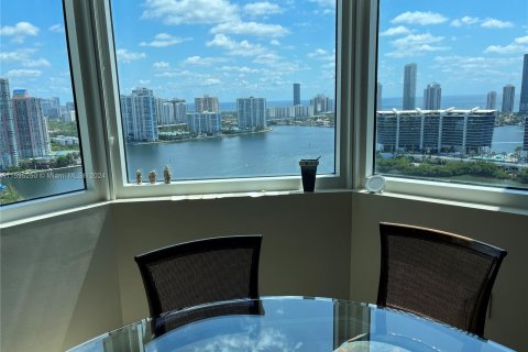 Condo in Aventura, Florida, 4 bedrooms  № 1209569 - photo 23