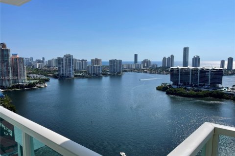 Condo in Aventura, Florida, 4 bedrooms  № 1209569 - photo 1