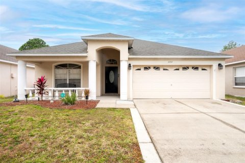 House in Tampa, Florida 4 bedrooms, 202.9 sq.m. № 958117 - photo 1