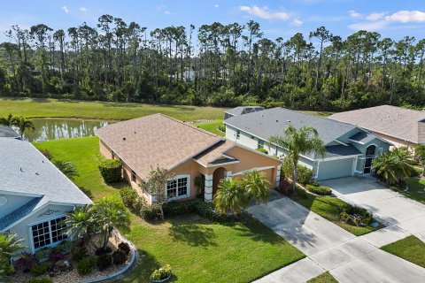 Villa ou maison à vendre à North Port, Floride: 3 chambres, 175.12 m2 № 1118549 - photo 9