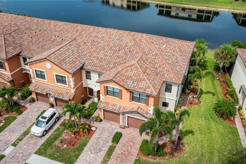 Townhouse in Venice, Florida 3 bedrooms, 181.07 sq.m. № 937023 - photo 2