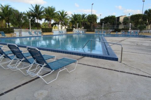 Condominio en alquiler en Miami, Florida, 2 dormitorios, 84.17 m2 № 1377264 - foto 22