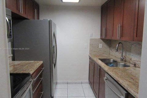 Condominio en alquiler en Miami, Florida, 2 dormitorios, 84.17 m2 № 1377264 - foto 4