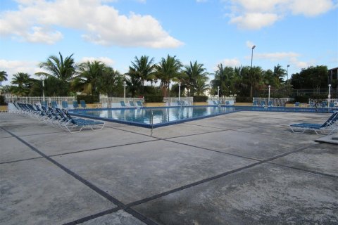 Condominio en alquiler en Miami, Florida, 2 dormitorios, 84.17 m2 № 1377264 - foto 21