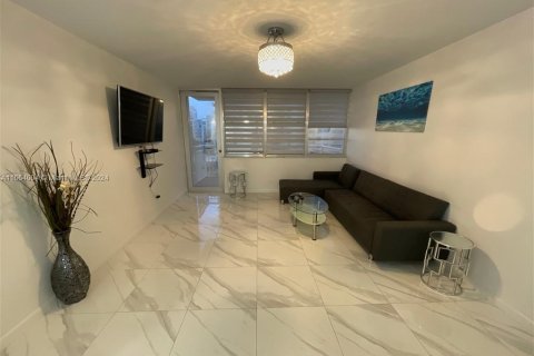 Copropriété à vendre à Sunny Isles Beach, Floride: 2 chambres, 100.98 m2 № 1377219 - photo 5