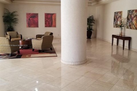 Copropriété à vendre à Sunny Isles Beach, Floride: 2 chambres, 100.98 m2 № 1377219 - photo 17