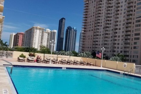 Condo in Sunny Isles Beach, Florida, 2 bedrooms  № 1377219 - photo 15