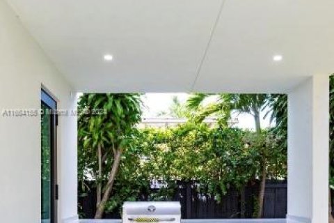 Casa en venta en Miami, Florida, 4 dormitorios, 254.74 m2 № 1377220 - foto 27