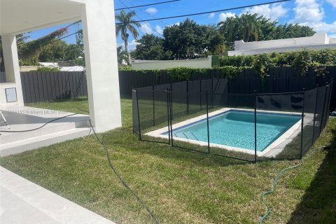 Casa en venta en Miami, Florida, 4 dormitorios, 254.74 m2 № 1377220 - foto 26