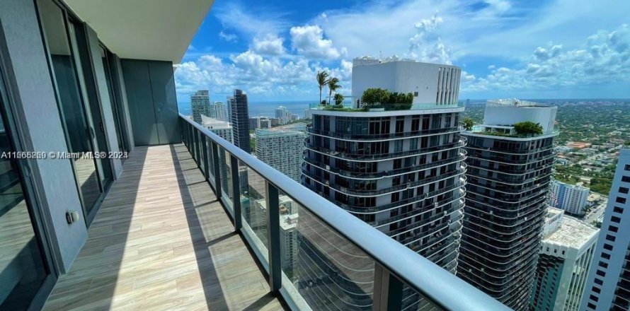 Condo in Miami, Florida, 2 bedrooms  № 1377052