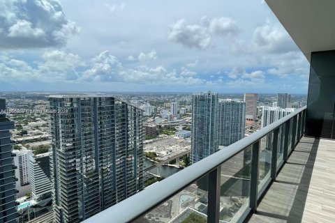 Condo in Miami, Florida, 2 bedrooms  № 1377052 - photo 2