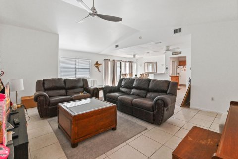 Casa en venta en Lake Worth, Florida, 3 dormitorios, 137.87 m2 № 1178504 - foto 14