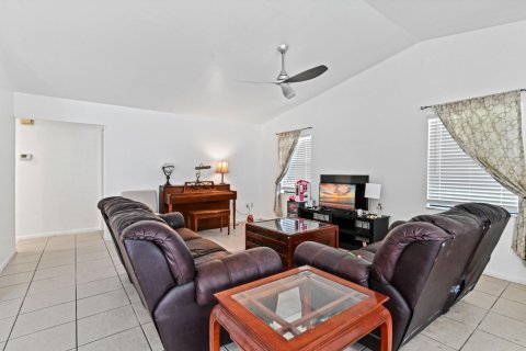 Casa en venta en Lake Worth, Florida, 3 dormitorios, 137.87 m2 № 1178504 - foto 16