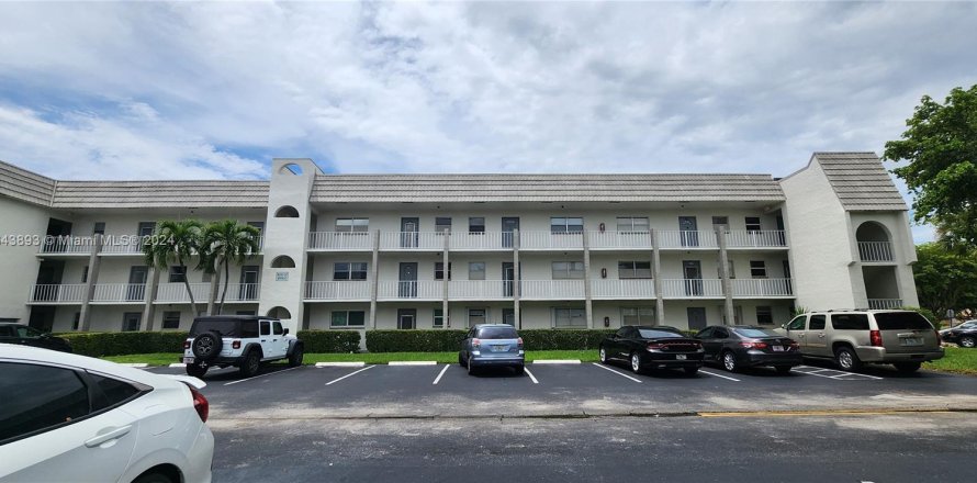 Condo in Sunrise, Florida, 2 bedrooms  № 1328052