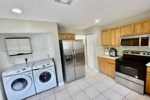 Casa en venta en Coconut Creek, Florida, 3 dormitorios, 168.34 m2 № 1095092 - foto 9