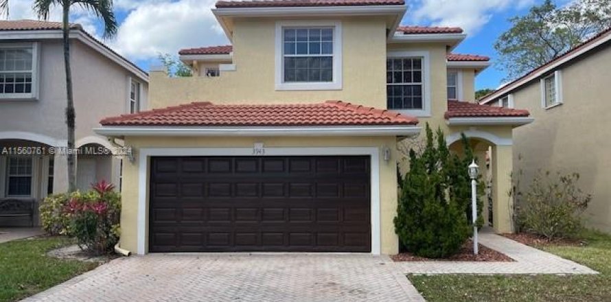 House in Coconut Creek, Florida 3 bedrooms, 168.34 sq.m. № 1095092