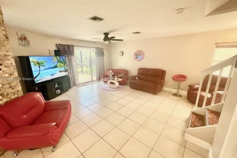 House in Coconut Creek, Florida 3 bedrooms, 168.34 sq.m. № 1095092 - photo 6