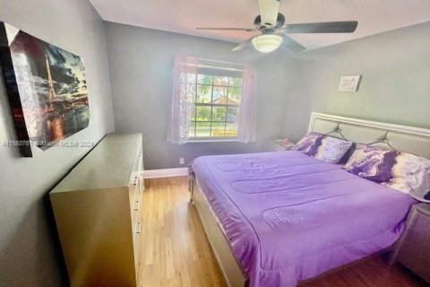 Casa en venta en Coconut Creek, Florida, 3 dormitorios, 168.34 m2 № 1095092 - foto 17