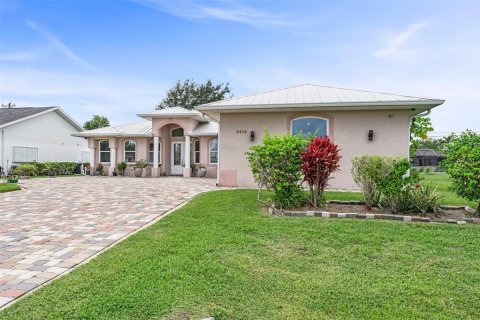 Villa ou maison à vendre à Cape Coral, Floride: 3 chambres, 264.68 m2 № 1392662 - photo 2