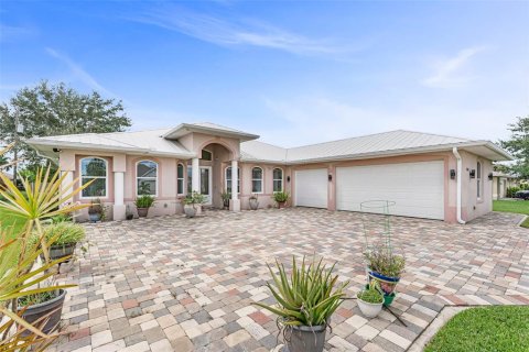 Villa ou maison à vendre à Cape Coral, Floride: 3 chambres, 264.68 m2 № 1392662 - photo 1