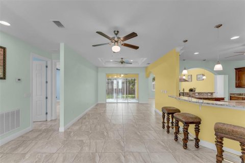 Villa ou maison à vendre à Cape Coral, Floride: 3 chambres, 264.68 m2 № 1392662 - photo 6